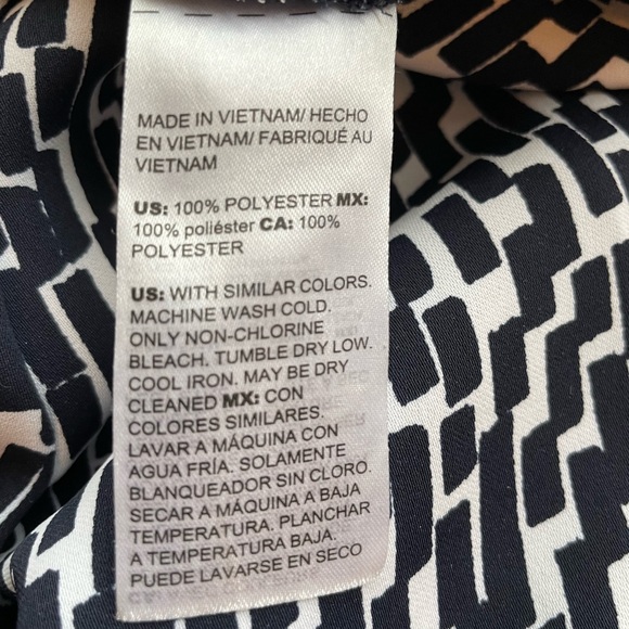 Chico’s Women’s Navy Geometric Brick-Print Wide-Leg Pants Size 0 (Small) - Picture 12 of 12